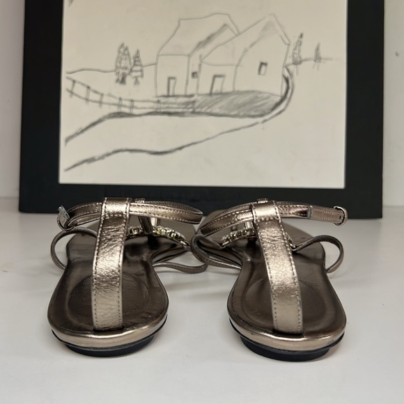 Gucci Gold Metallic Leather Crystal Embellished Thong Flat Sandals US 8.5 EU37.5 - Picture 10 of 16